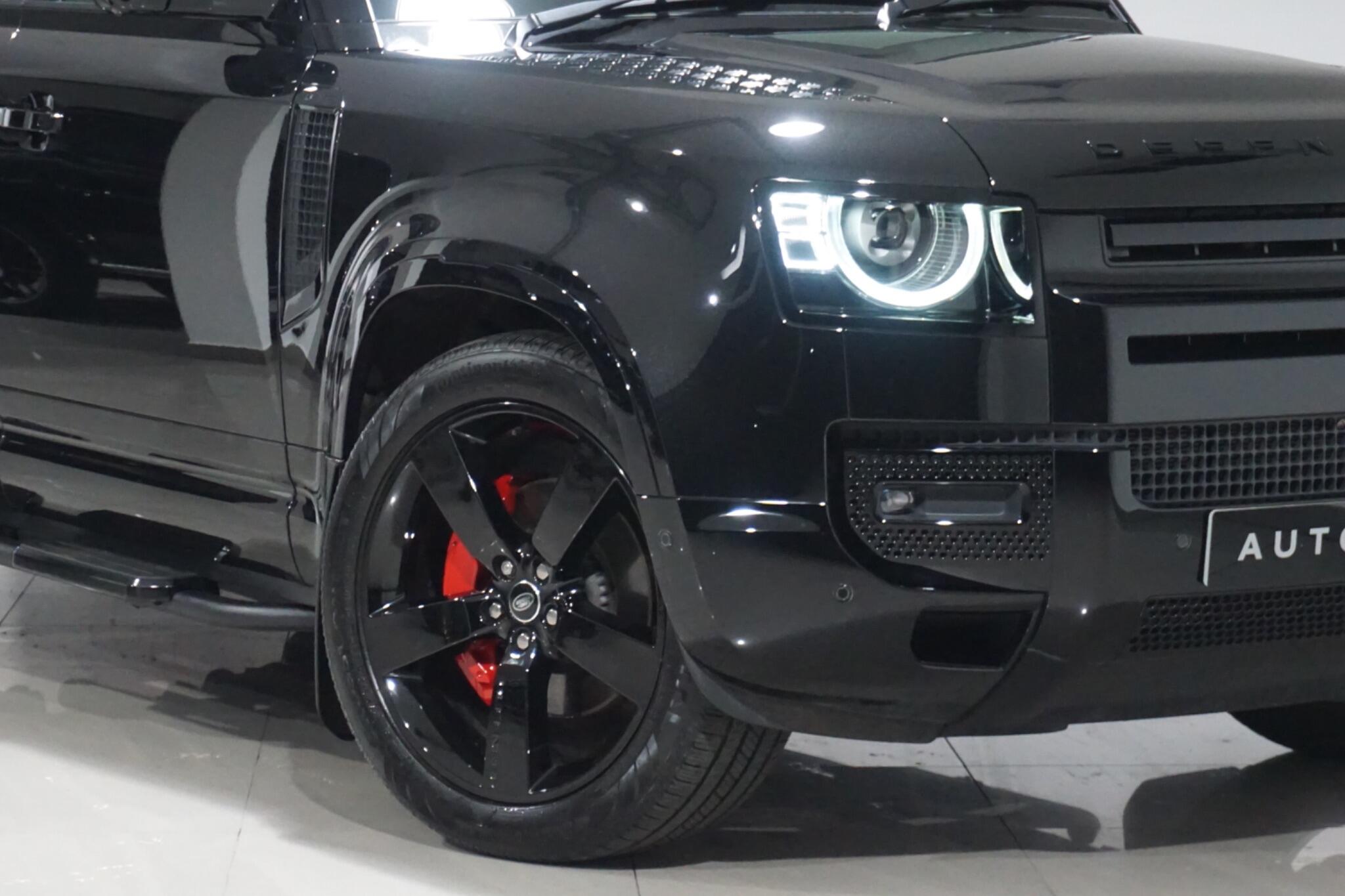 Land Rover Defender 110 3.0 D300 MHEV X-Dynamic HSE SUV 5dr Diesel Auto 4WD Euro 6 (s/s) (300 ps)